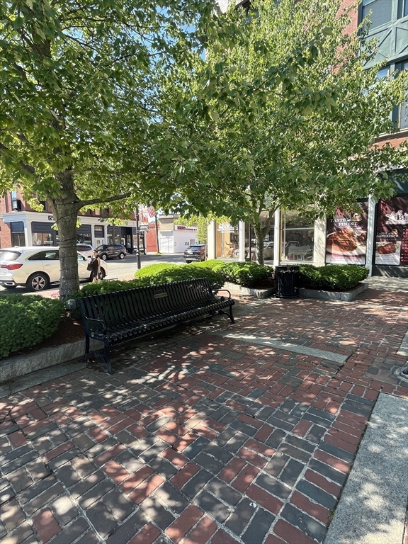 8 Central St
