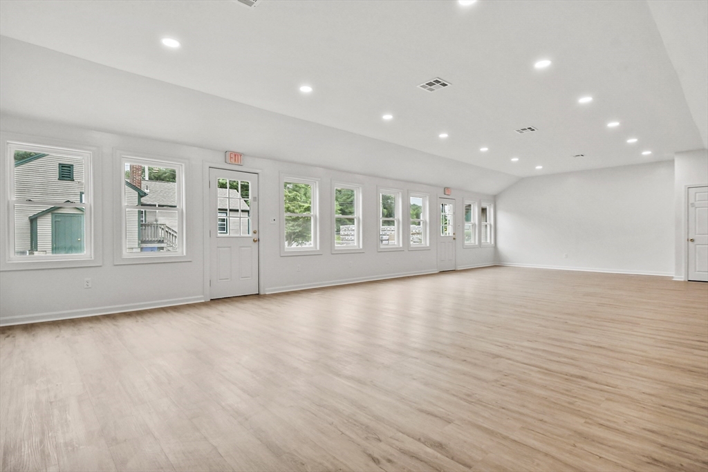 462 Winthrop St 2