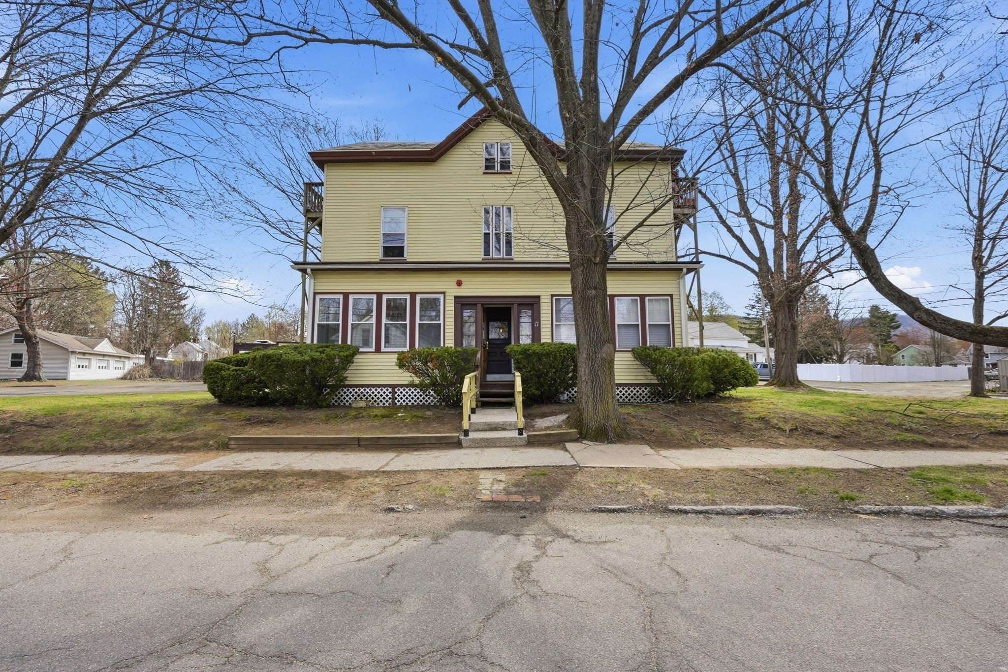 17 Adams St