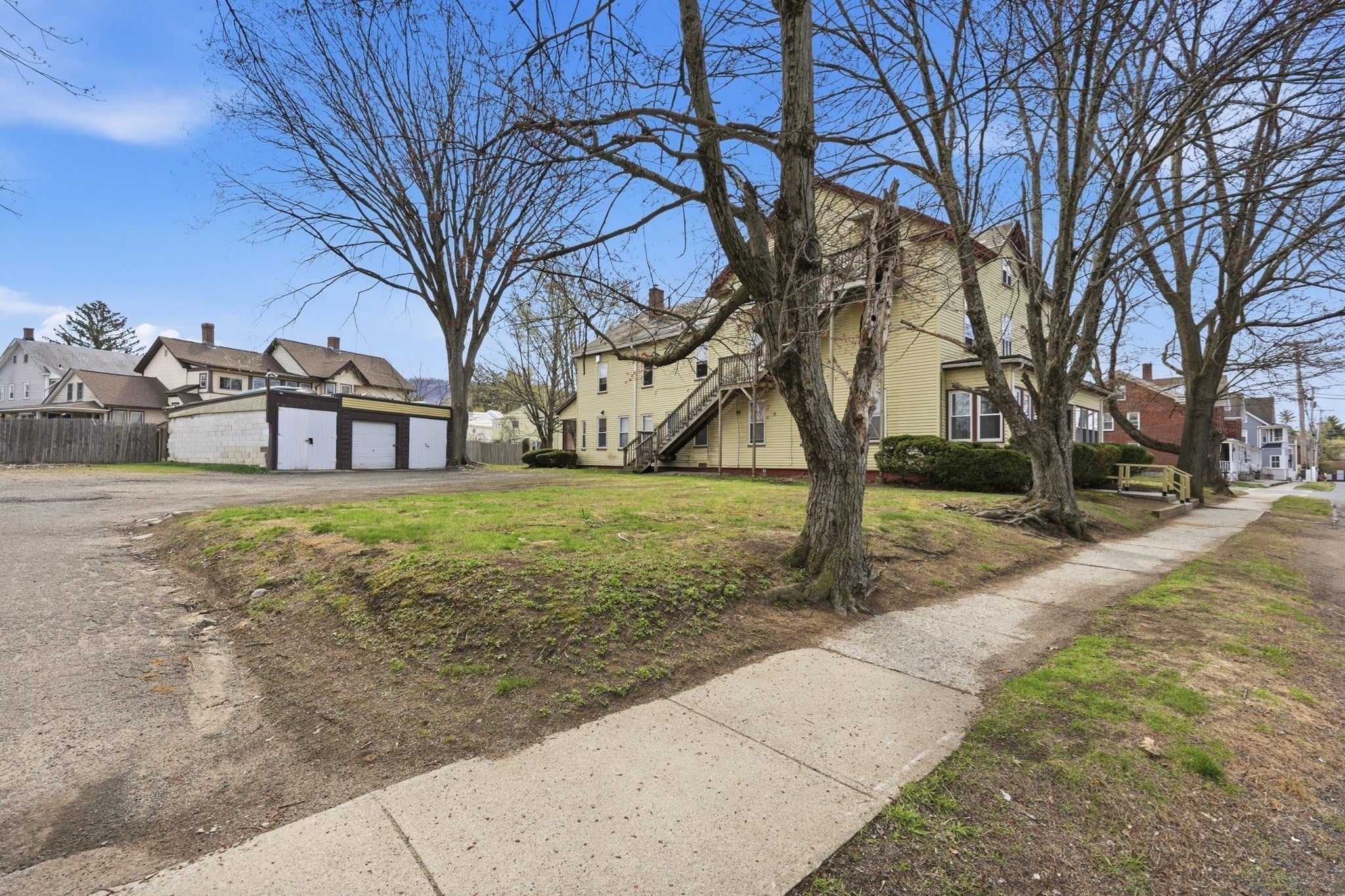 17 Adams St