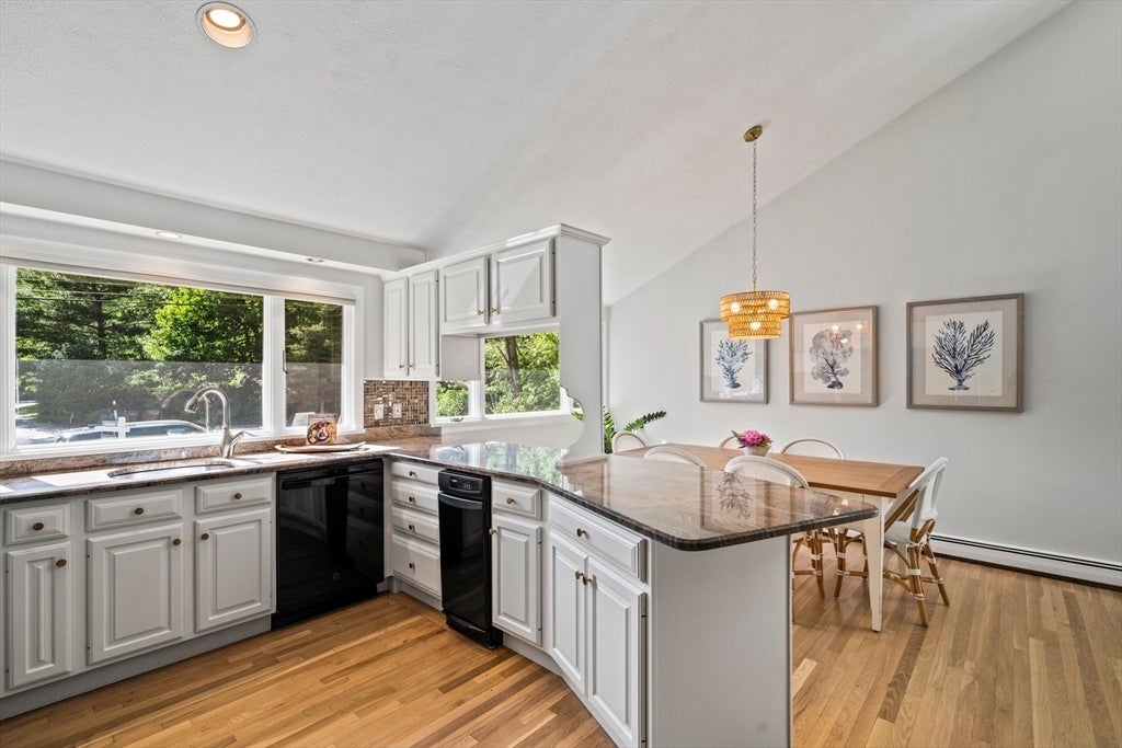 33 Cedar Acres Ln