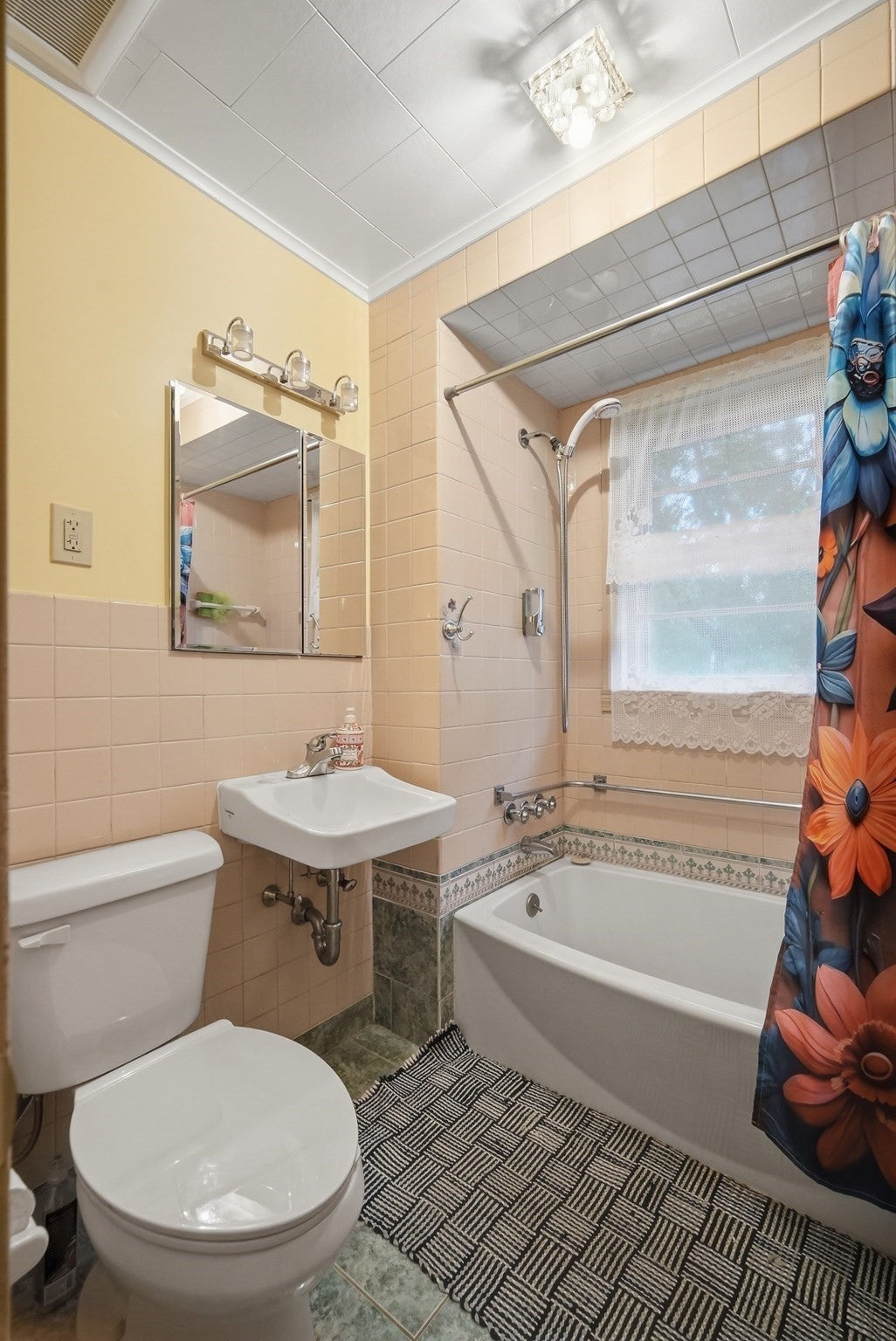 96 Stewart St, Chicopee, MA, 96 Stewart St, Chicopee, MA Photo #24
