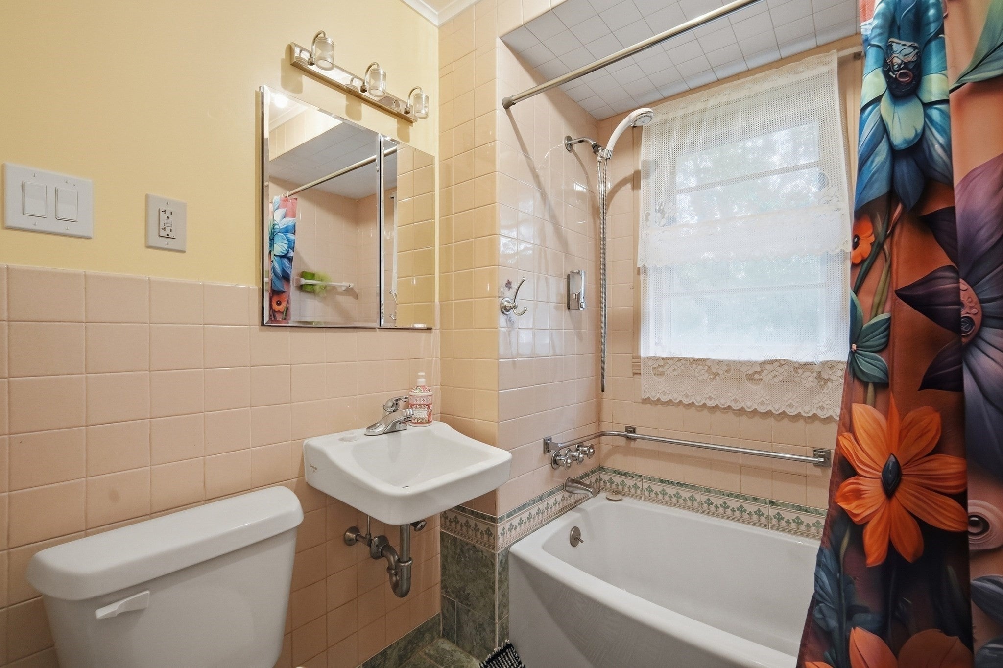 96 Stewart St, Chicopee, MA, 96 Stewart St, Chicopee, MA Photo #23