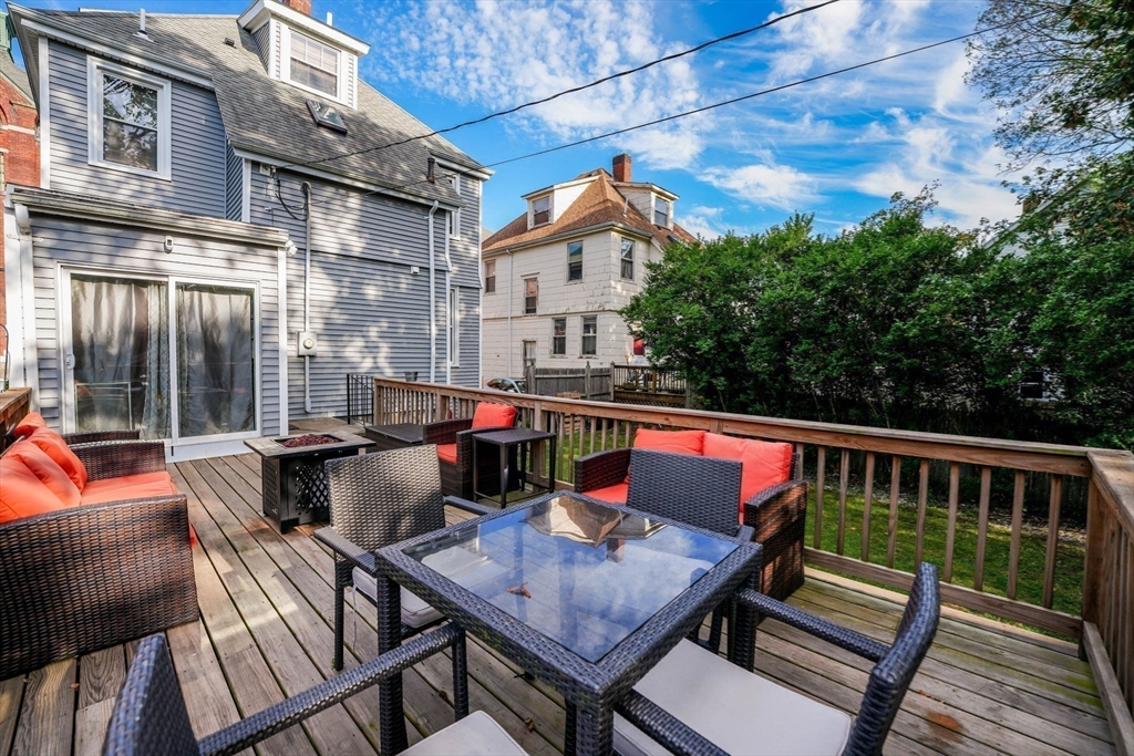 223 Ash St