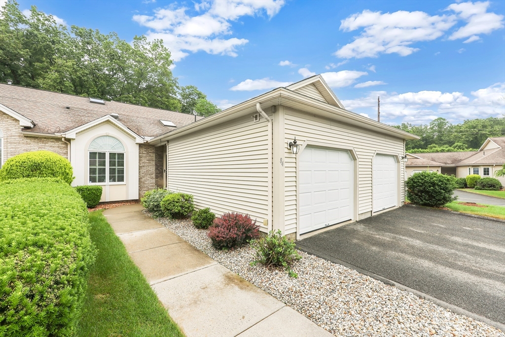 84 Pine Grove Dr 84
