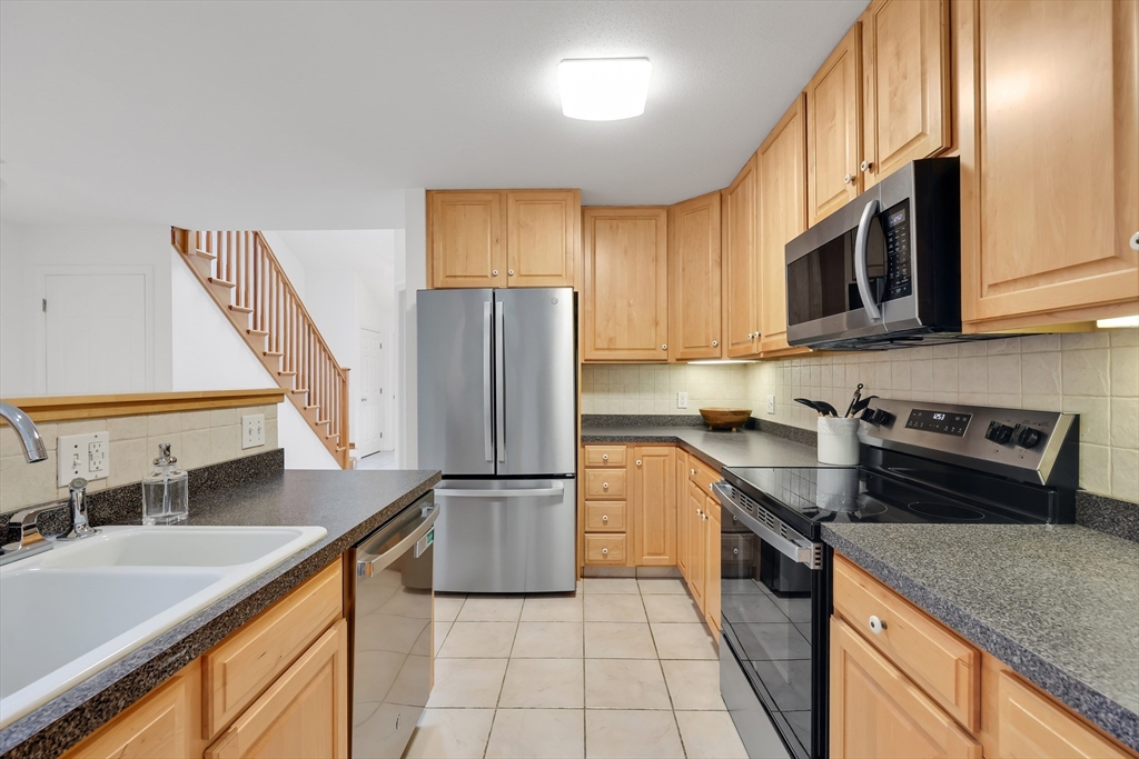 84 Pine Grove Dr 84