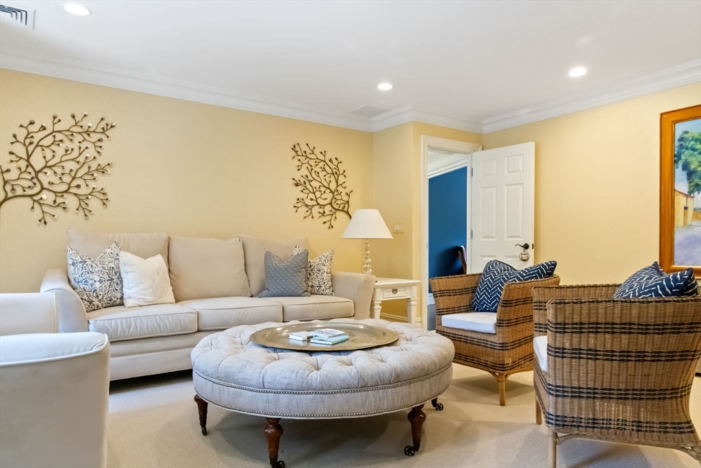 Barnstable, Massachusetts 02655, United States, 7 Bedrooms Bedrooms, ,10 BathroomsBathrooms,Residential,Active,142706