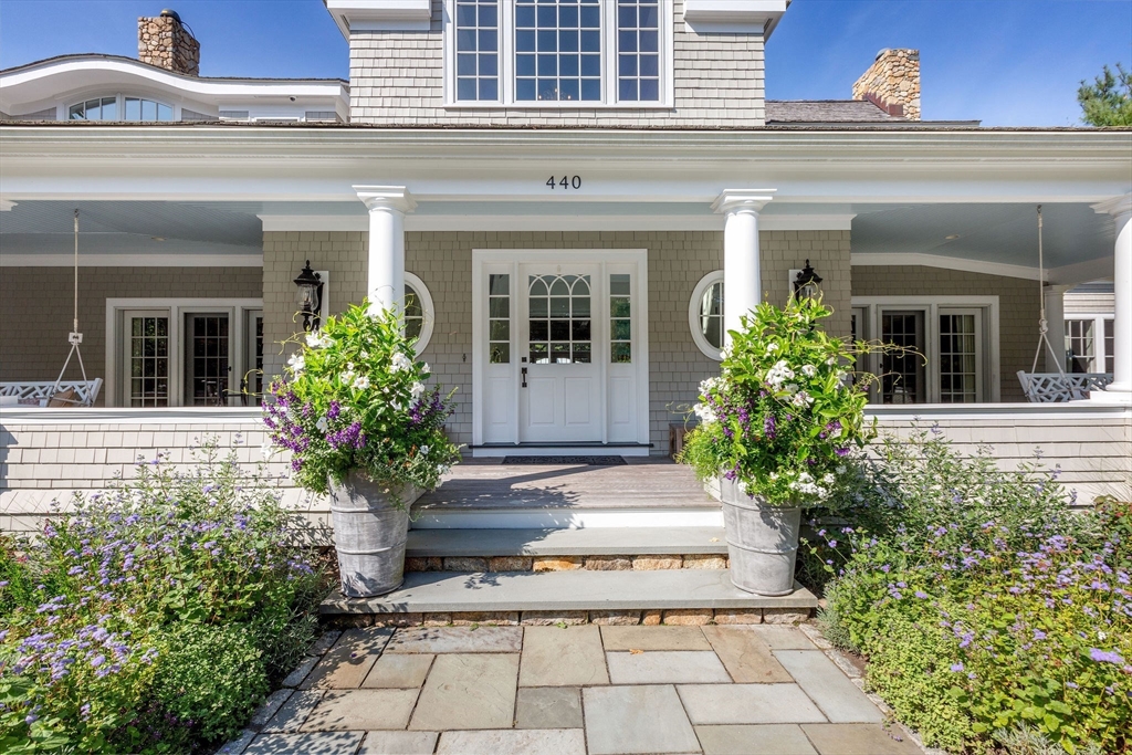 440 Grand Island Dr