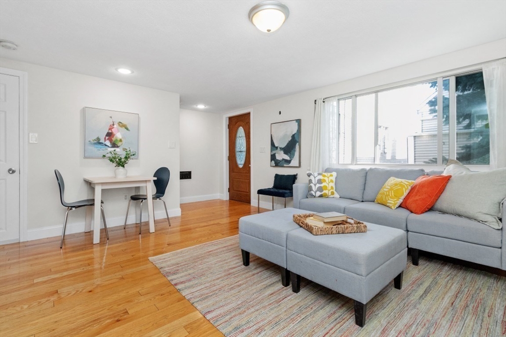 426 Rear Saratoga St R