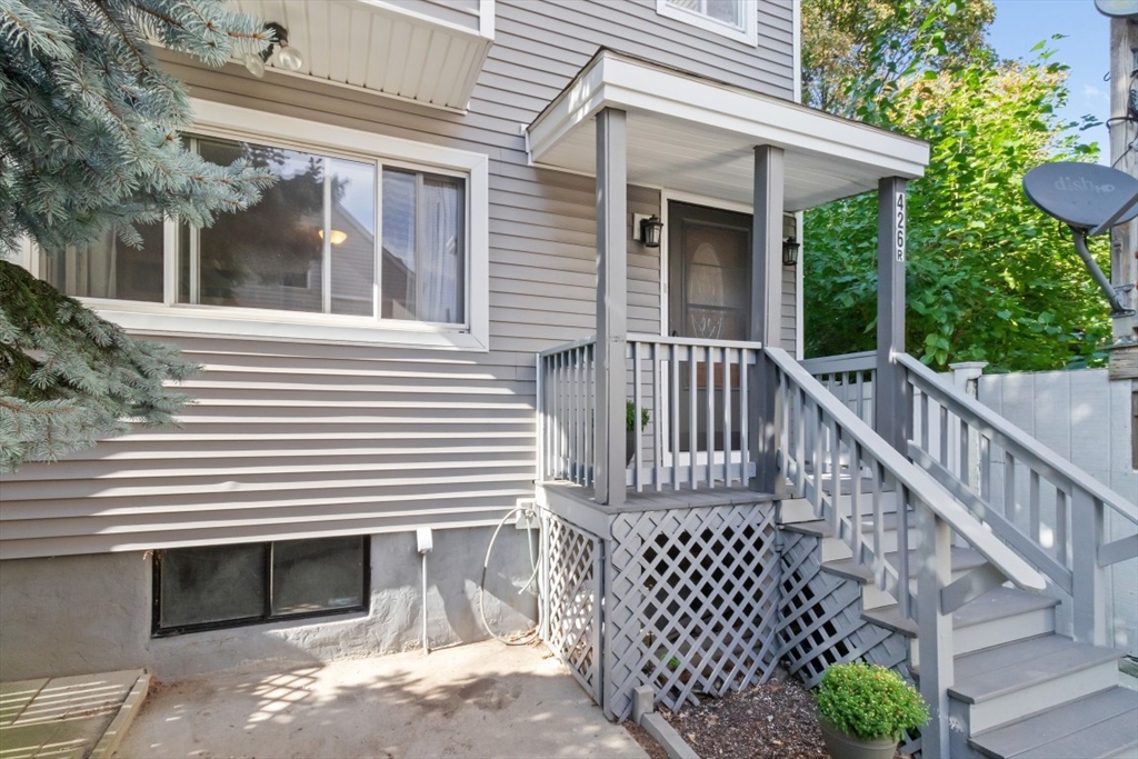 426 Rear Saratoga St R