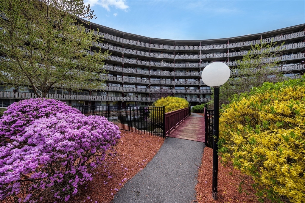 200 Swanton St 722
