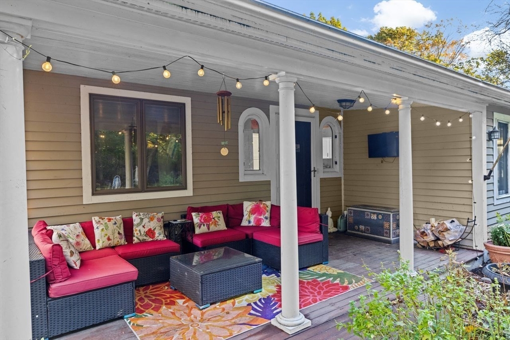 17 Old Oaken Bucket Rd