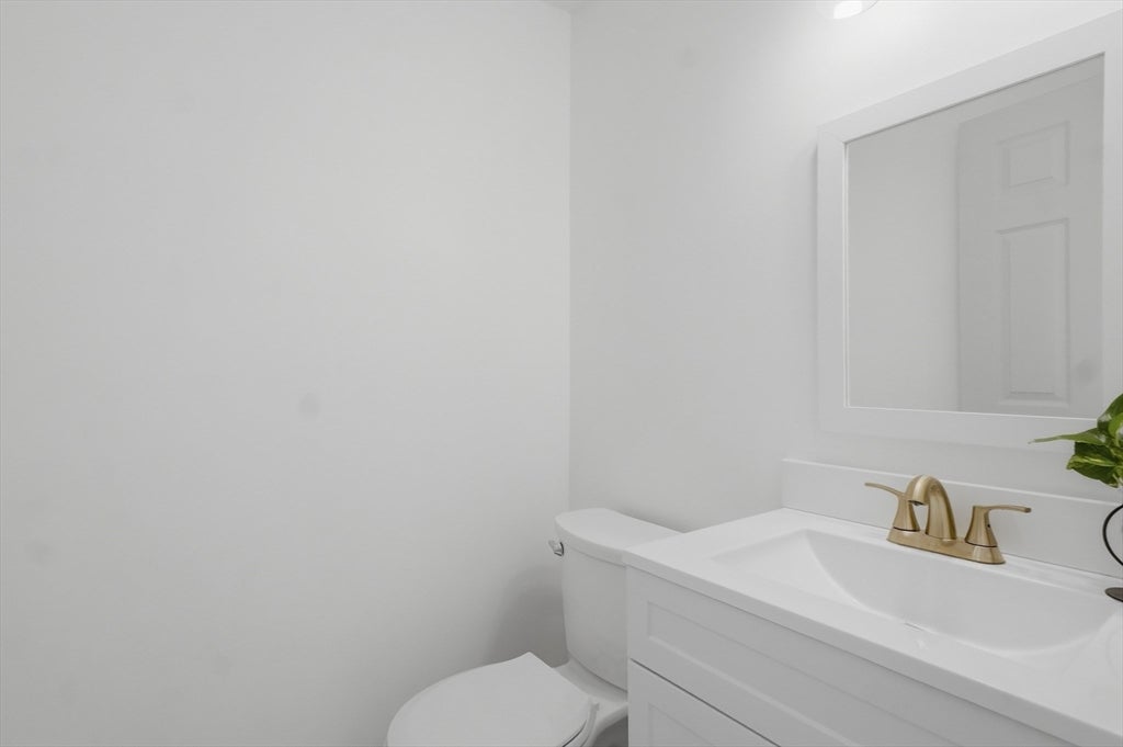 46 Sheridan St, Haverhill, MA, 46 Sheridan St, Haverhill, MA Photo #17