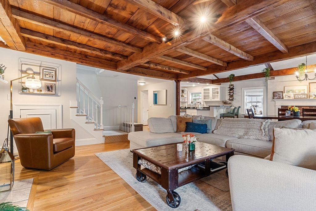121 Main St 3