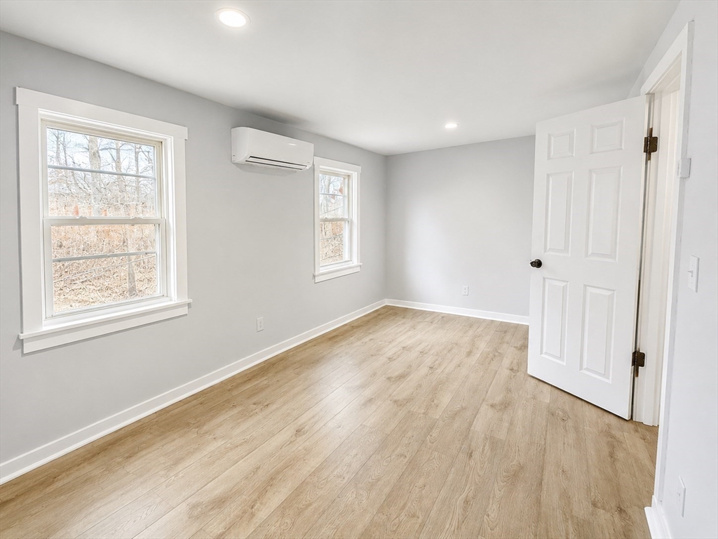 9 Winthrop, Worcester, MA Photo #13