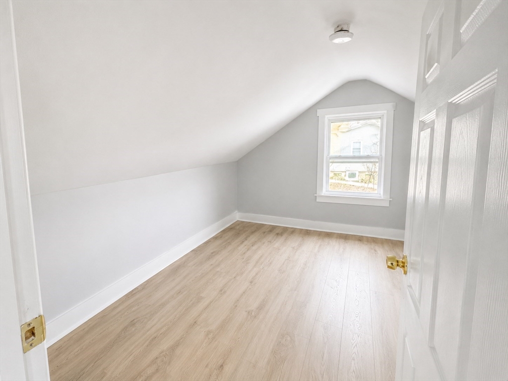 9 Winthrop, Worcester, MA Photo #16