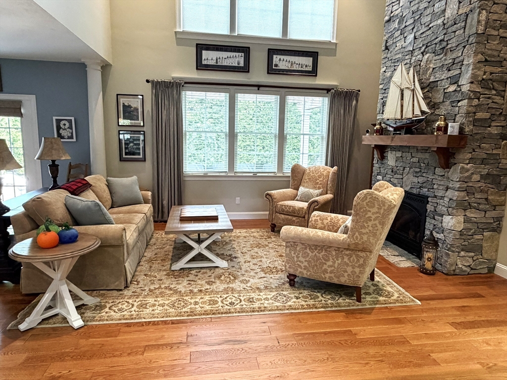 4 Tamarack Ln
