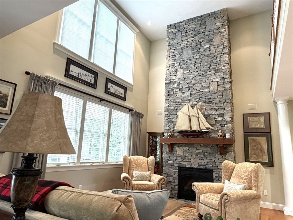 4 Tamarack Ln