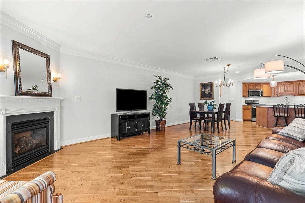 490 Main St 209