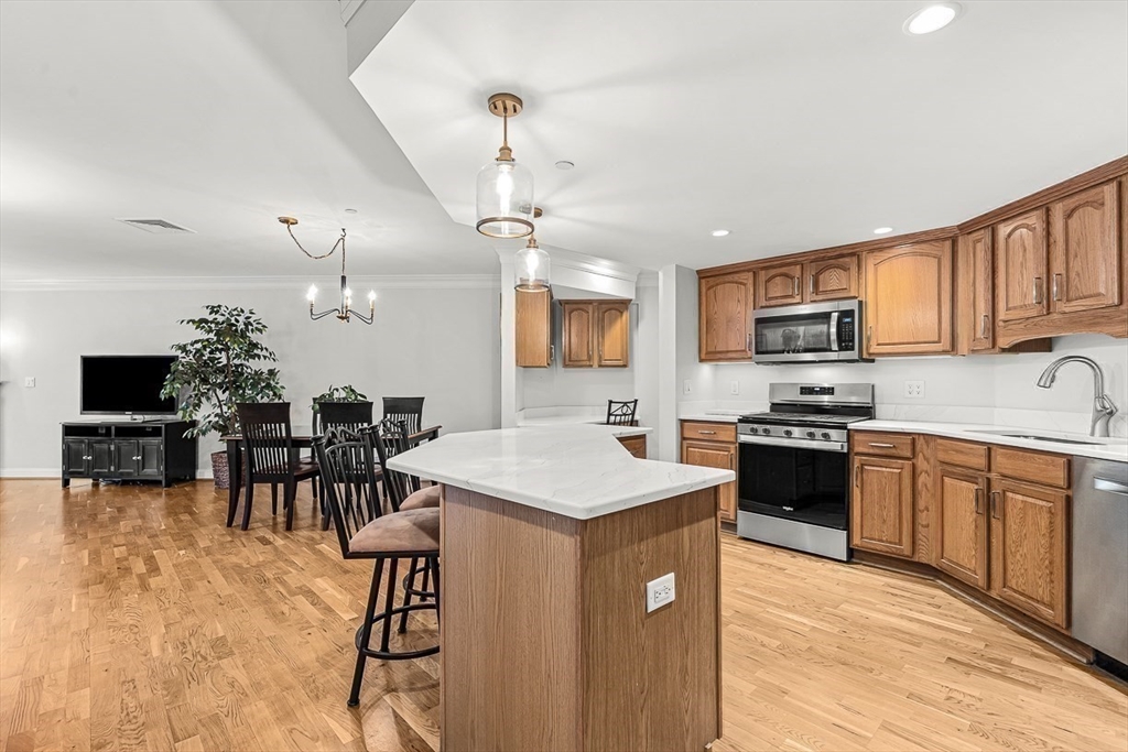 490 Main St 209