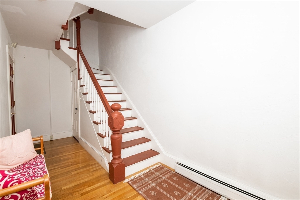 32 Almont St 32-1