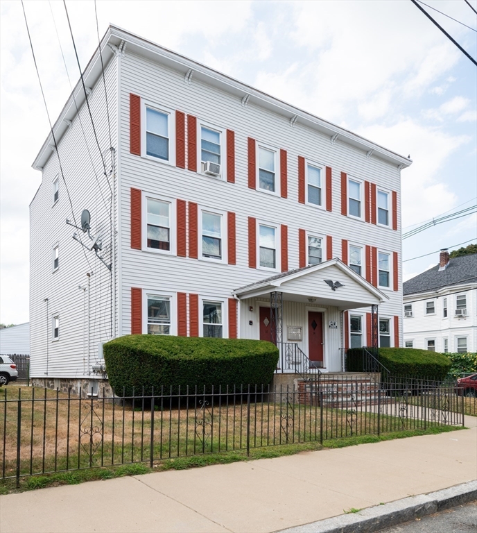 32 Almont St 32-1