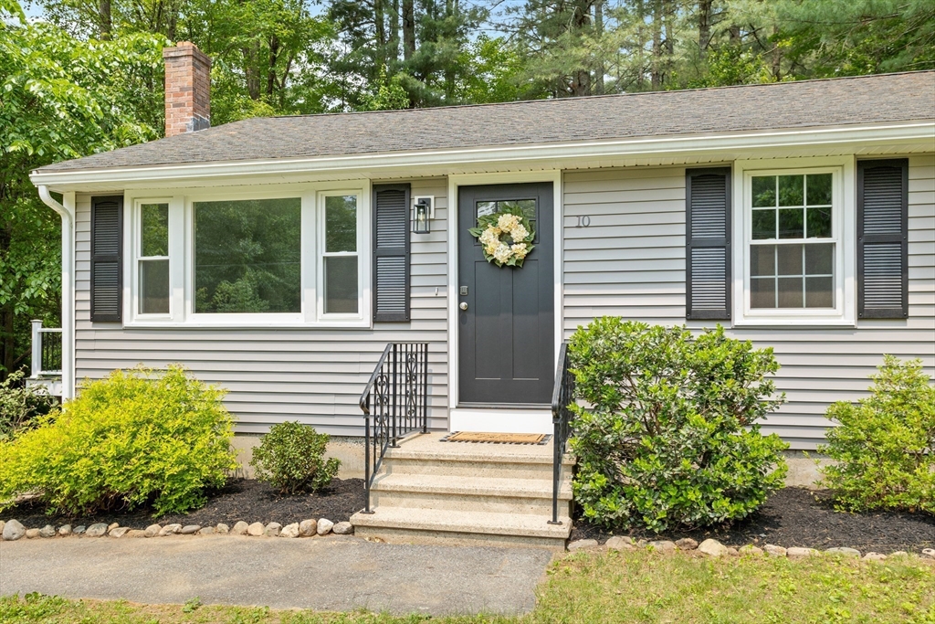10 Simonne Ln