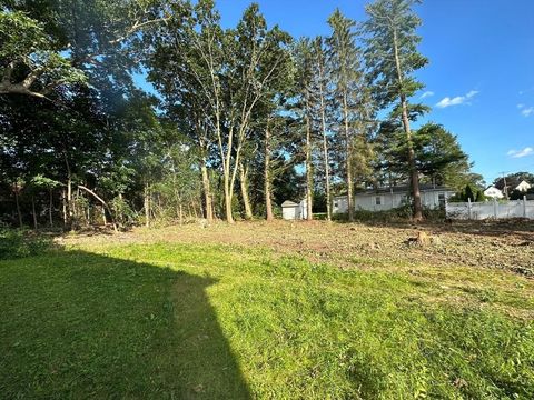 32 Stoughton Ave Webster MA 01570