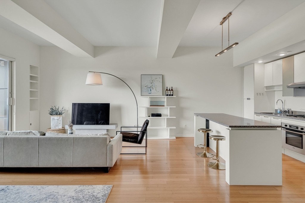 141 Dorchester Ave 906