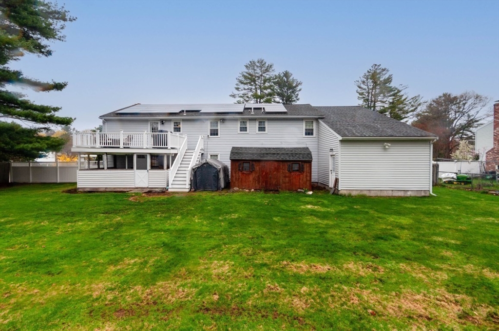 30 Burning Tree Rd