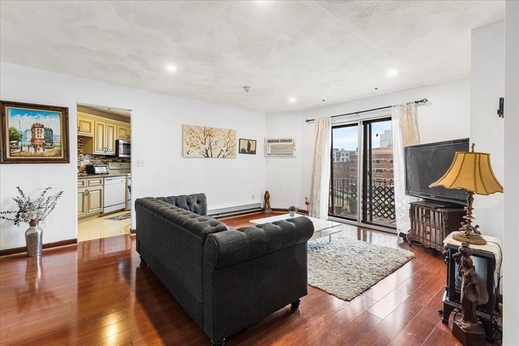 215 Thomas Burgin Pkwy 35
