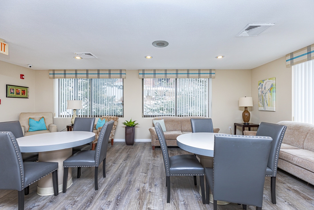 1002 Paradise Rd 2P