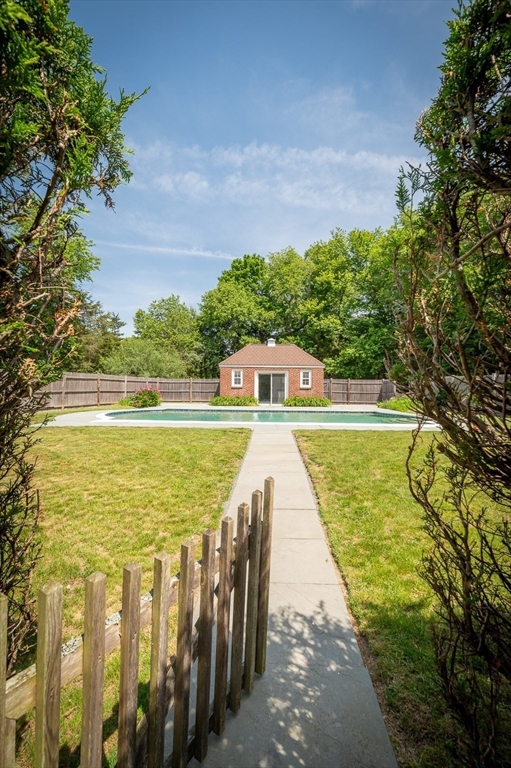 159 Woodland Mead