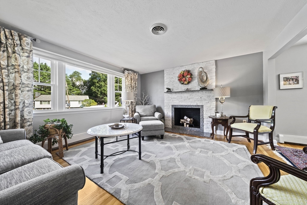 49 Woodman Cir