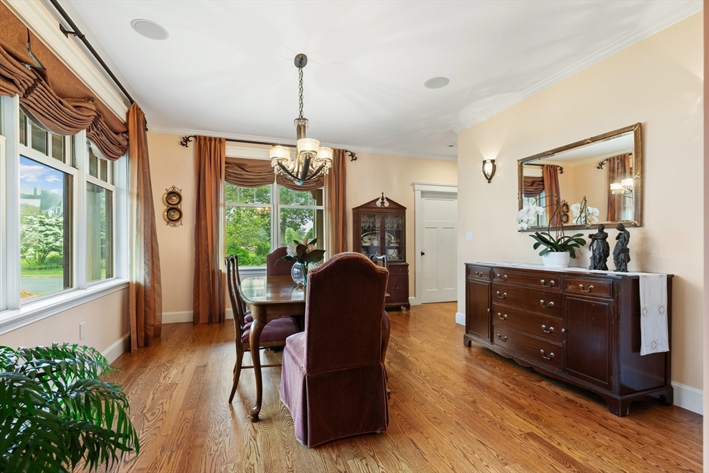 27 Whitehall Circ