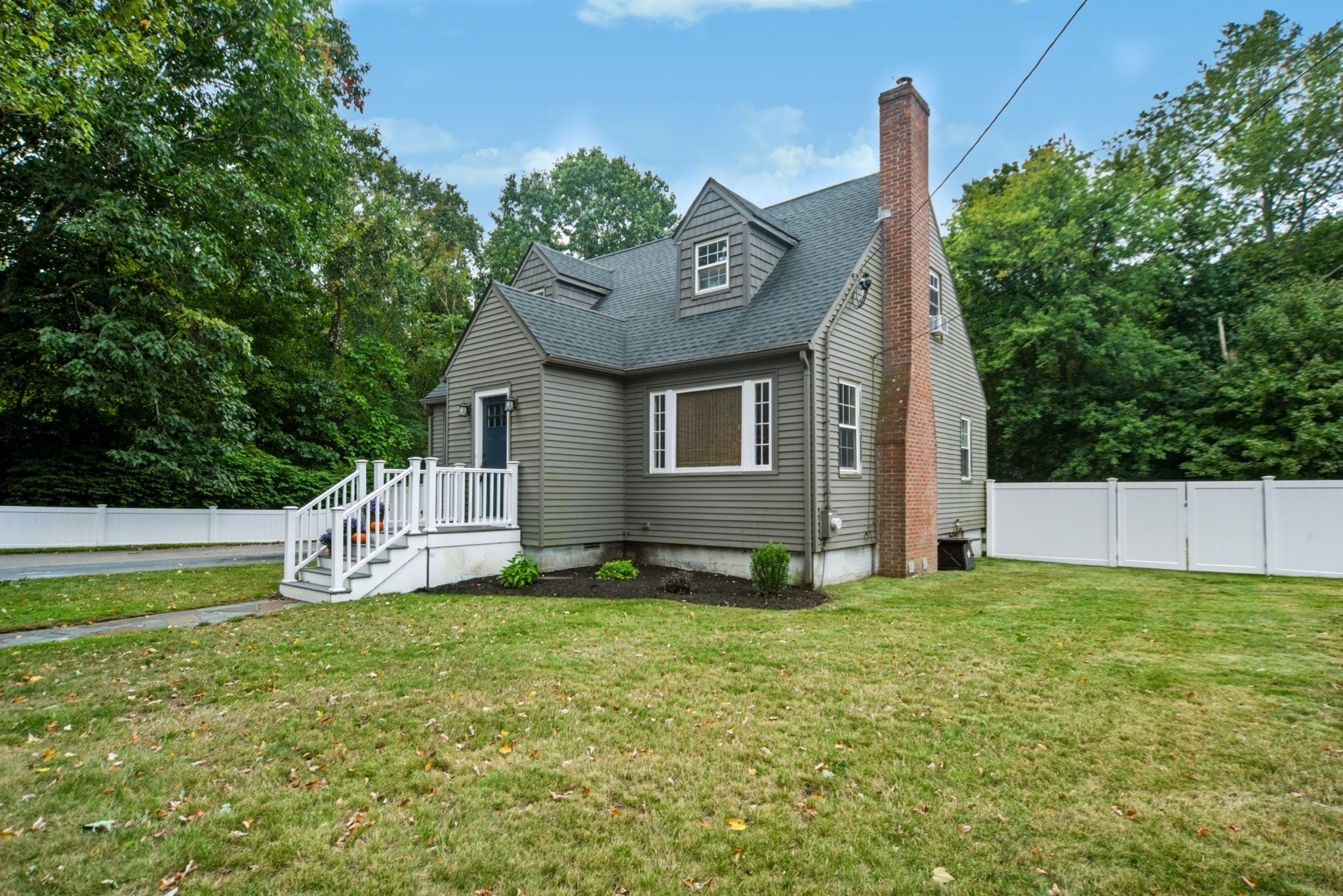 14 Nelson St, Hopedale, MA, 14 Nelson St, Hopedale, MA Photo #3