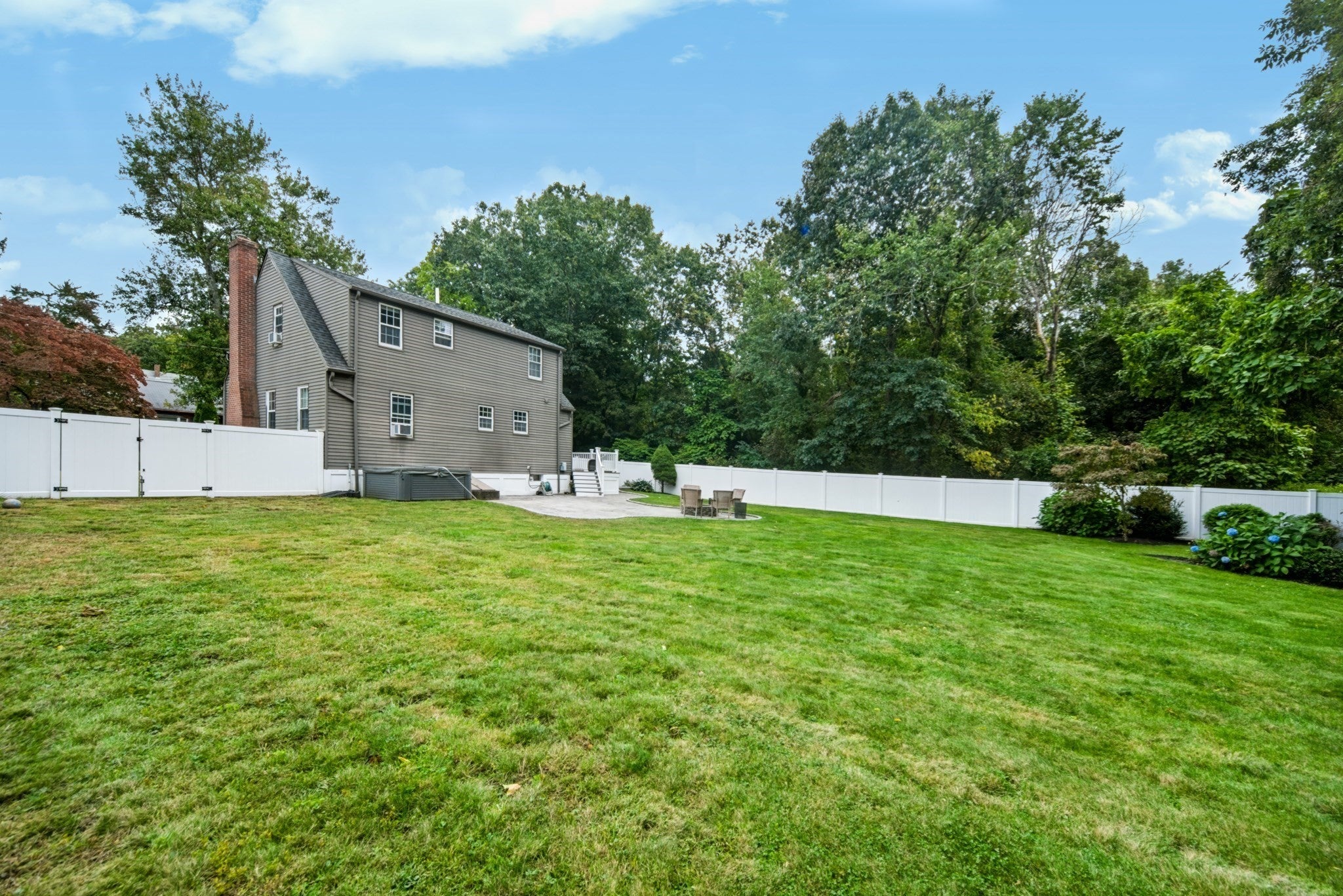 14 Nelson St, Hopedale, MA, 14 Nelson St, Hopedale, MA Photo #6