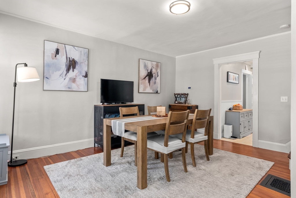 17 Maple St 17