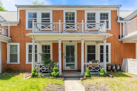 17 Maple St 17 Needham MA 02492