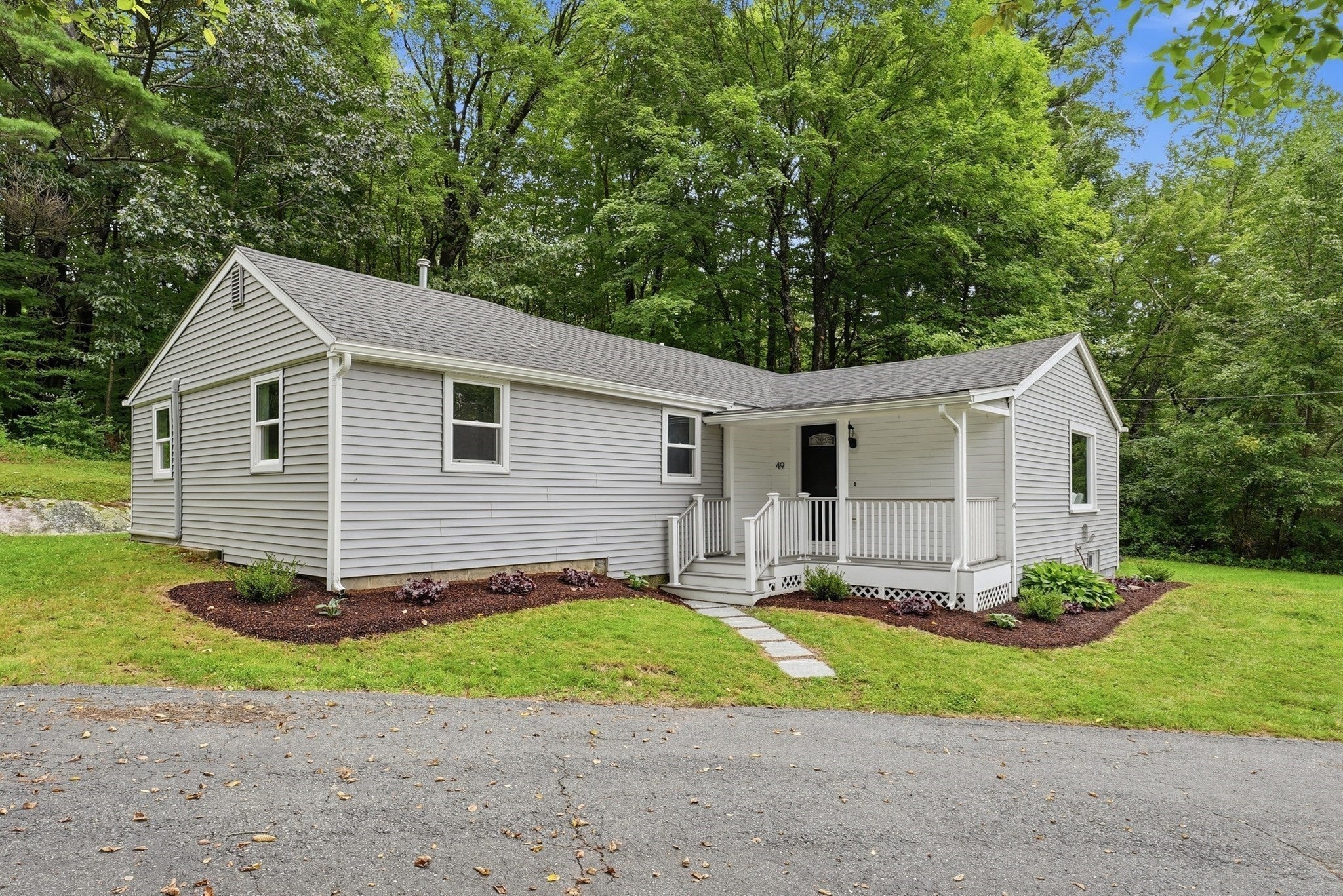 Photo of 49 Harrington Rd, Charlton, MA