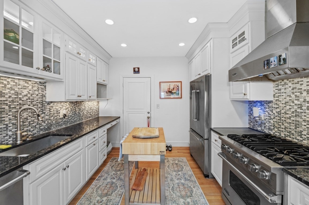 212 Winthrop Shore Drive 1