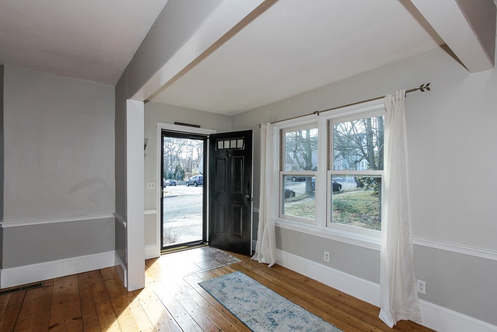 30 Ashland St, Newburyport, MA, 30 Ashland St, Newburyport, MA Photo #2