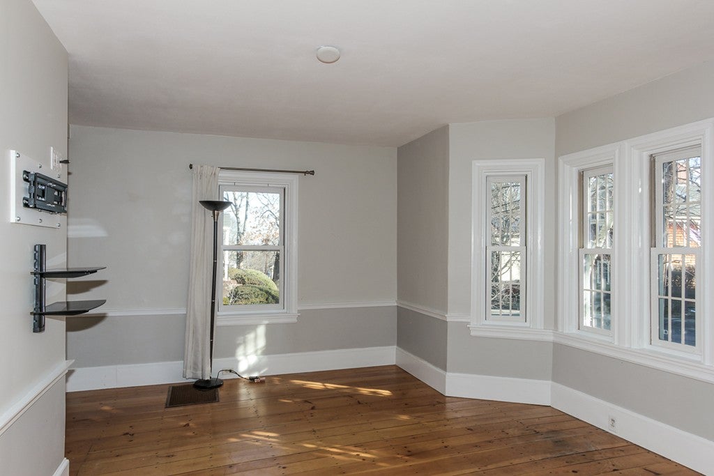 30 Ashland St, Newburyport, MA, 30 Ashland St, Newburyport, MA Photo #4