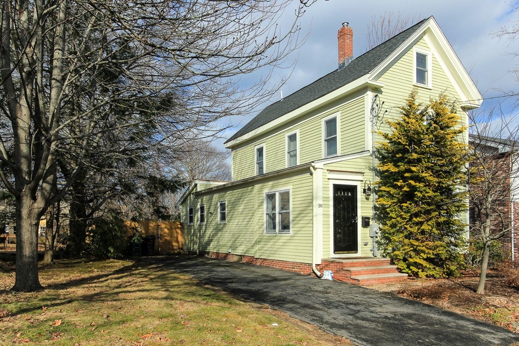 Photo of 30 Ashland St, Newburyport, MA
