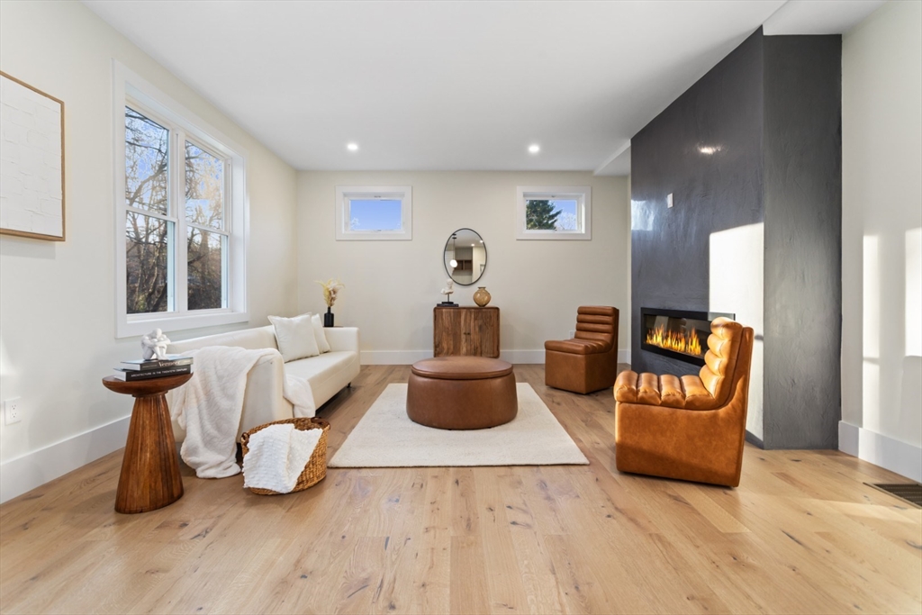 8 Hudson Ave