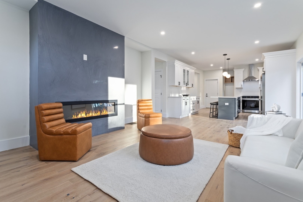 8 Hudson Ave