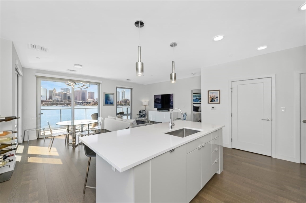 65 Lewis St 306