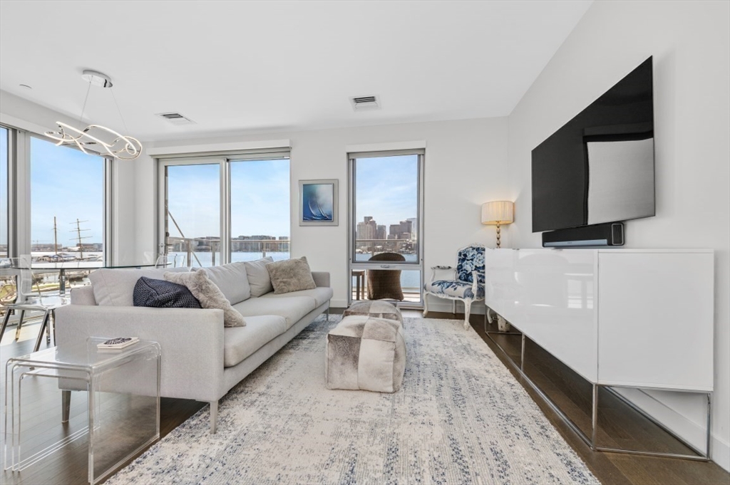 65 Lewis St 306