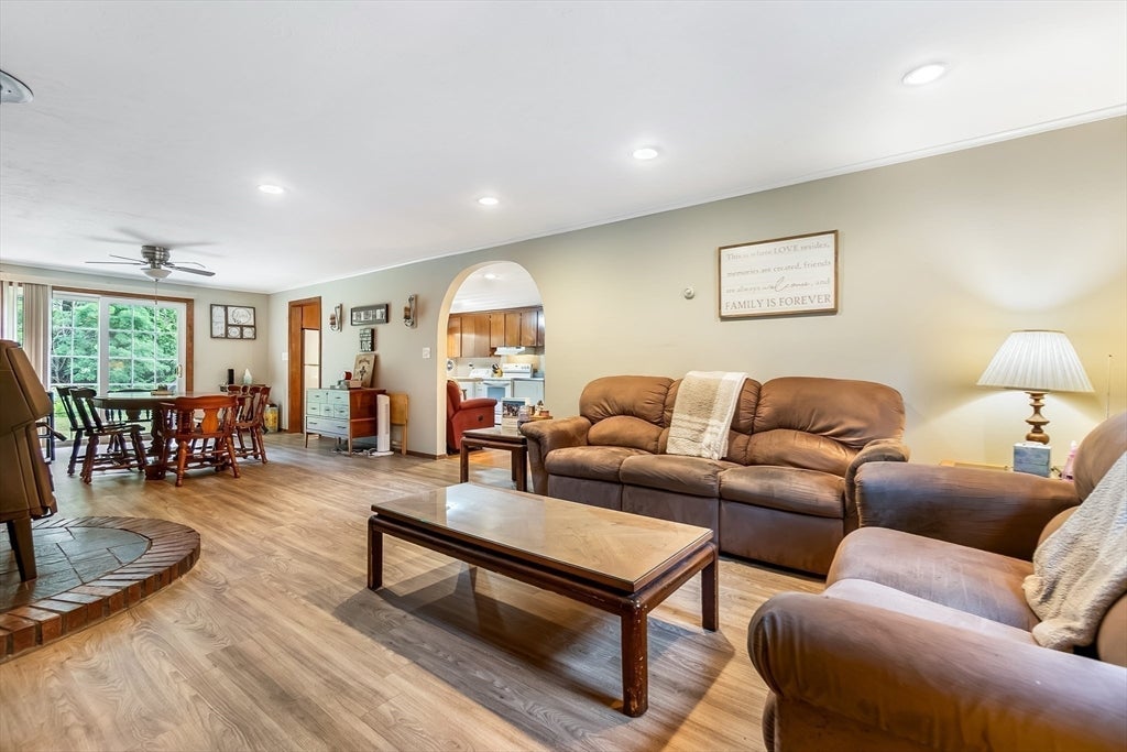 64 Hemenway Rd, Framingham, MA Photo #12