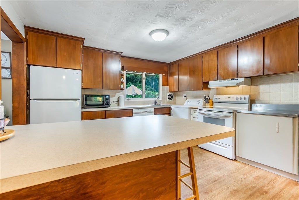 64 Hemenway Rd, Framingham, MA Photo #9
